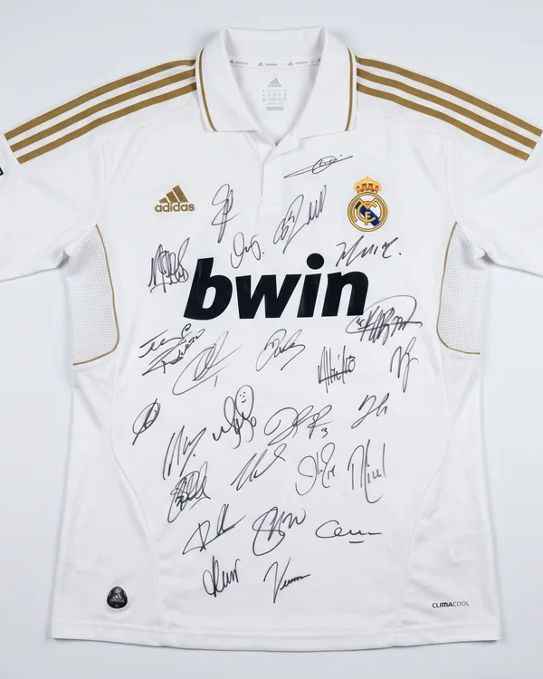 Signed 2011–12 Real Madrid Jersey — (26 Signatures)